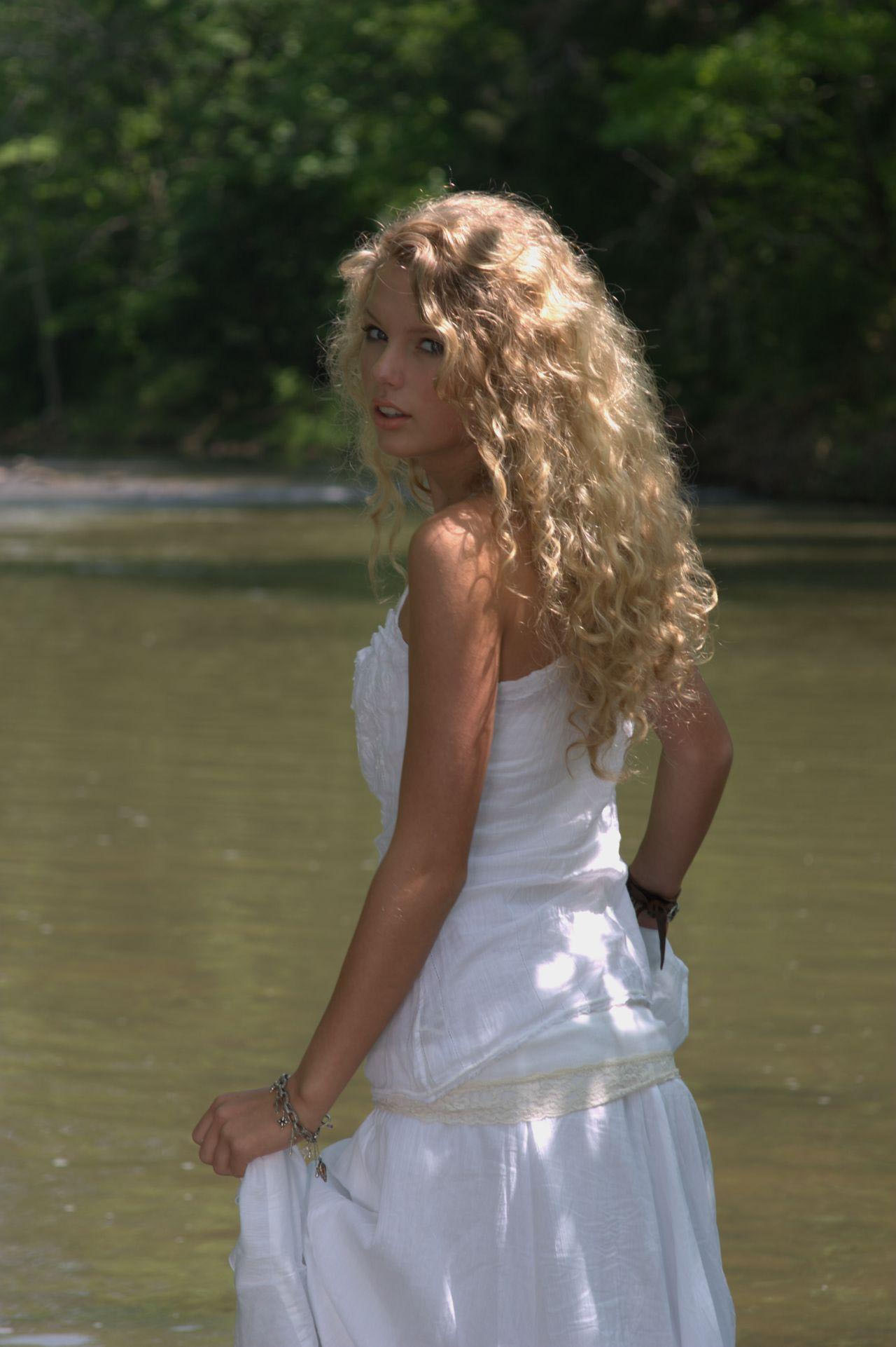 Taylor Swift Fuxtaposition