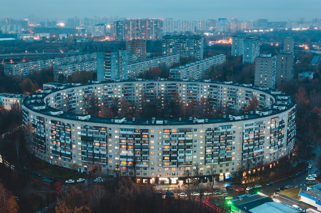 Многоэтажки в России
